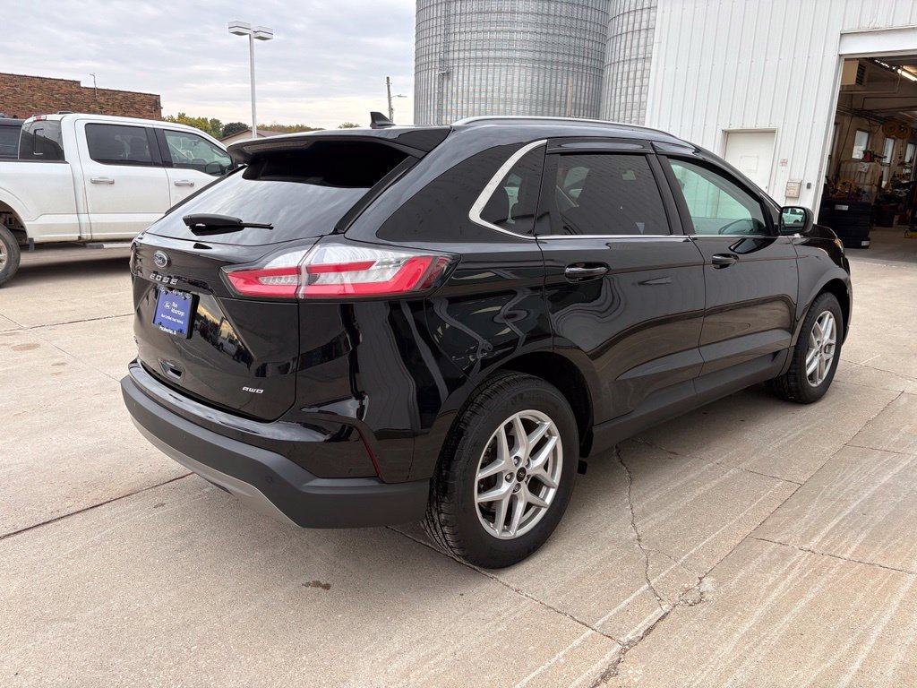 Used 2024 Ford Edge SEL w/ Convenience Package AWD/4WD image 4