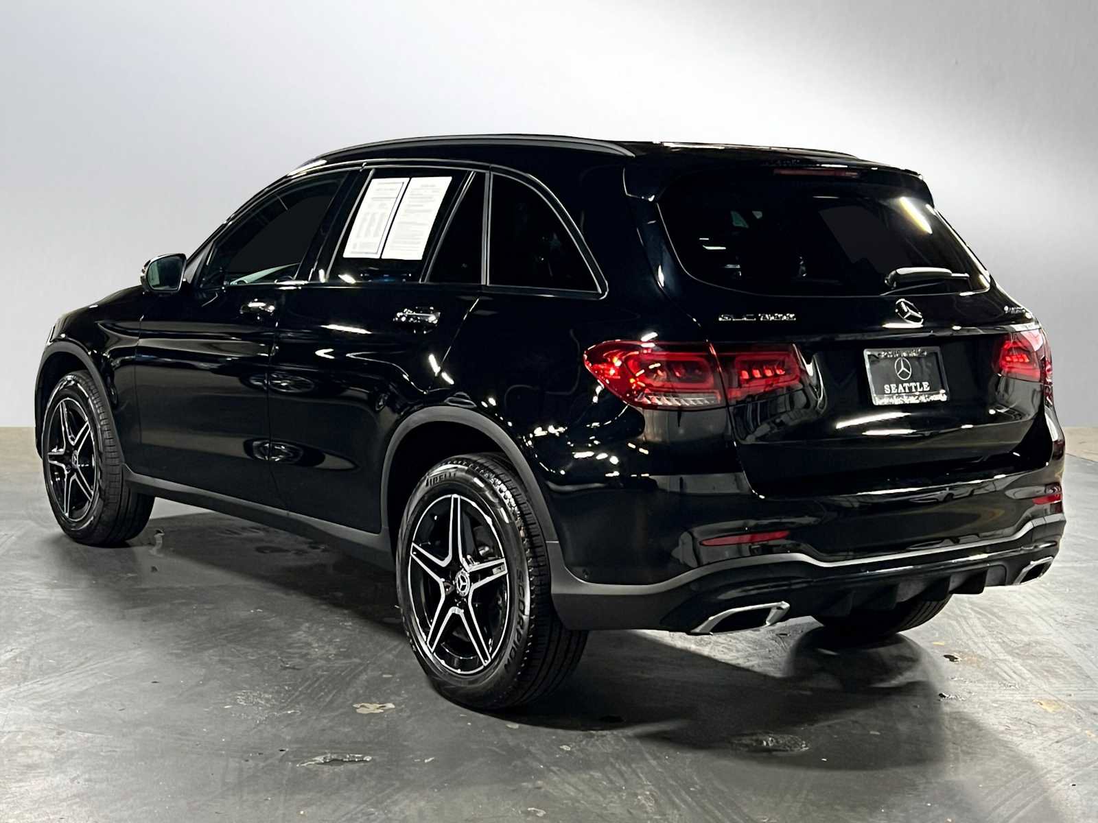 Used 2022 Mercedes-Benz GLC 300 4MATIC image 5
