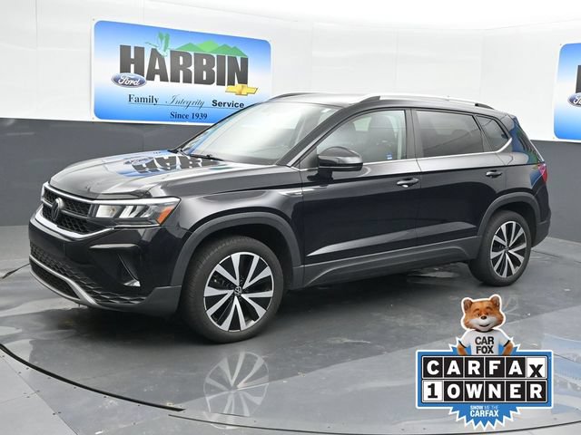 Used 2022 Volkswagen Taos SE FWD image 1