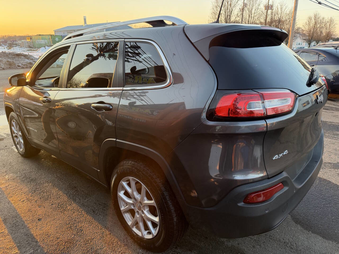 Used 2017 Jeep Cherokee Latitude w/ Comfort/Convenience Group image 5