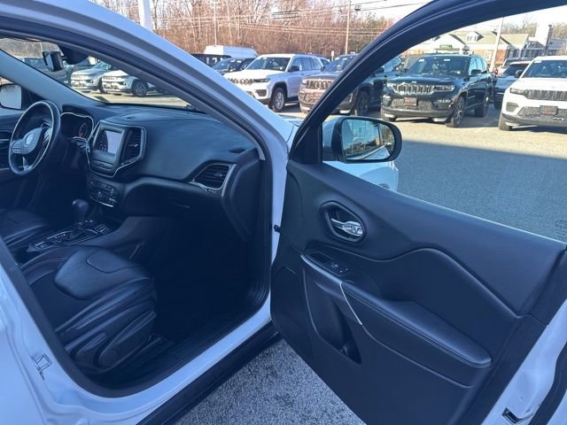 Used 2019 Jeep Cherokee Latitude Plus w/ Comfort/Convenience Group image 6