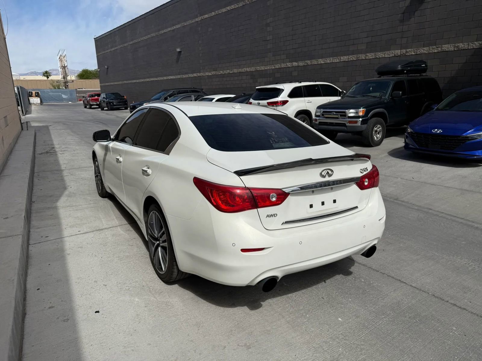 Used 2014 INFINITI Q50 AWD w/ Deluxe Touring Package image 6