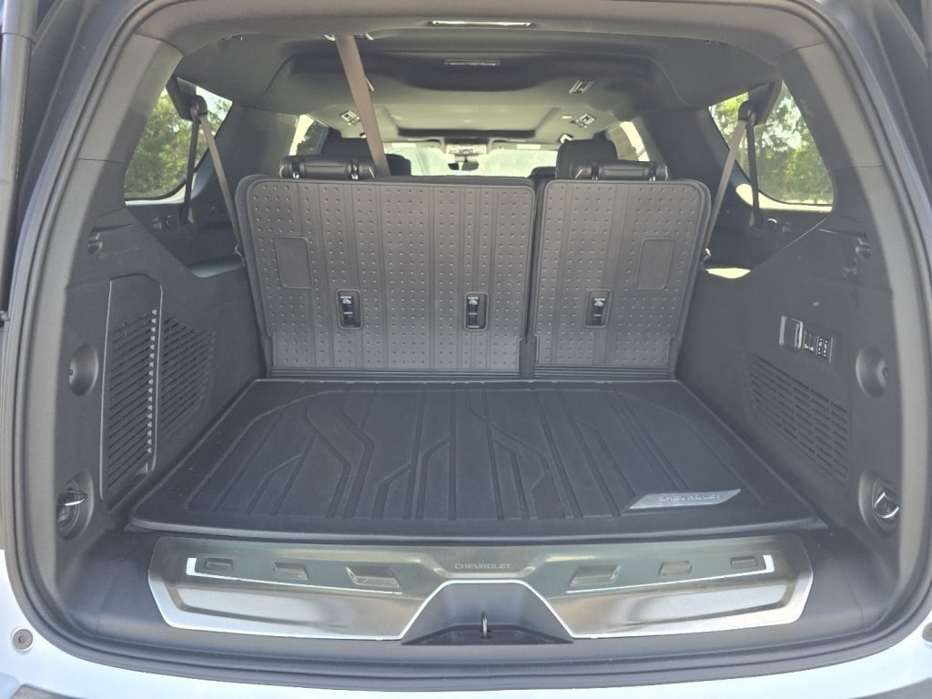 New 2026 Chevrolet Suburban Premier AWD/4WD image 13