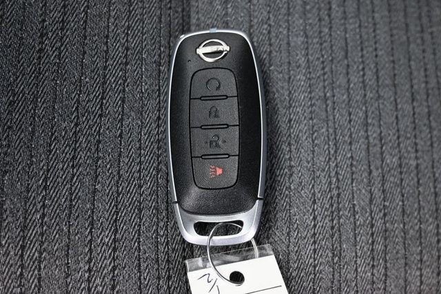 Used 2023 Nissan Rogue SV AWD/4WD image 25