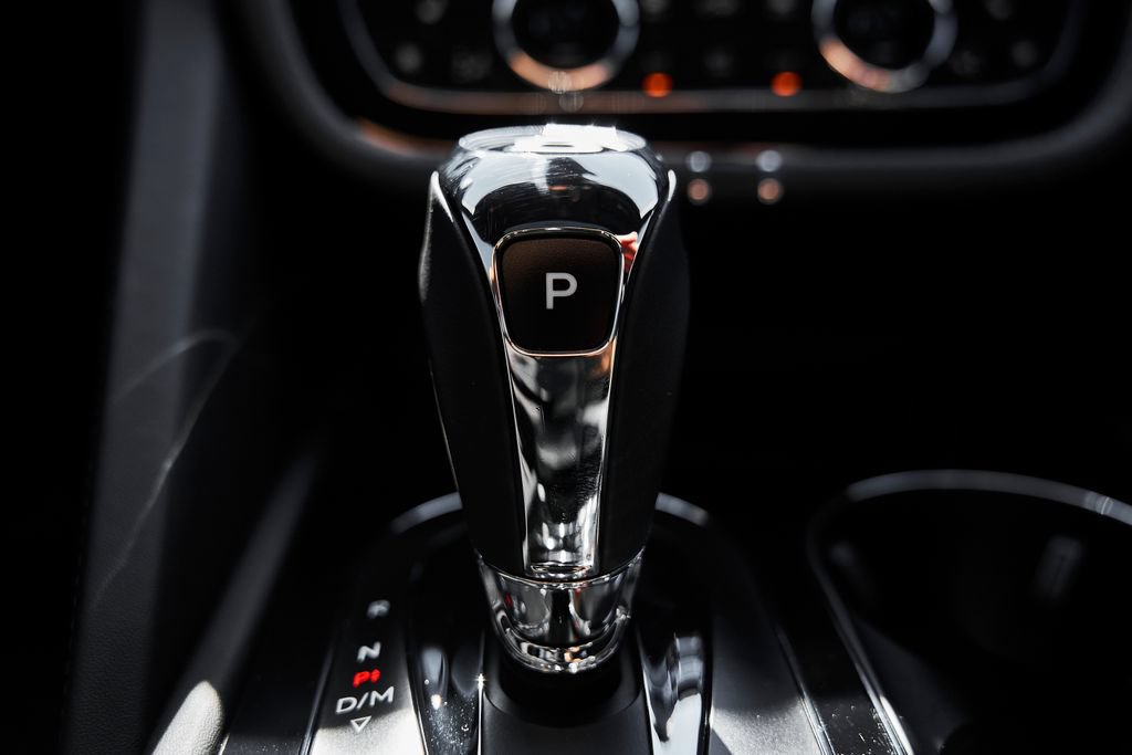 Used 2025 Bentley Bentayga AWD/4WD image 70