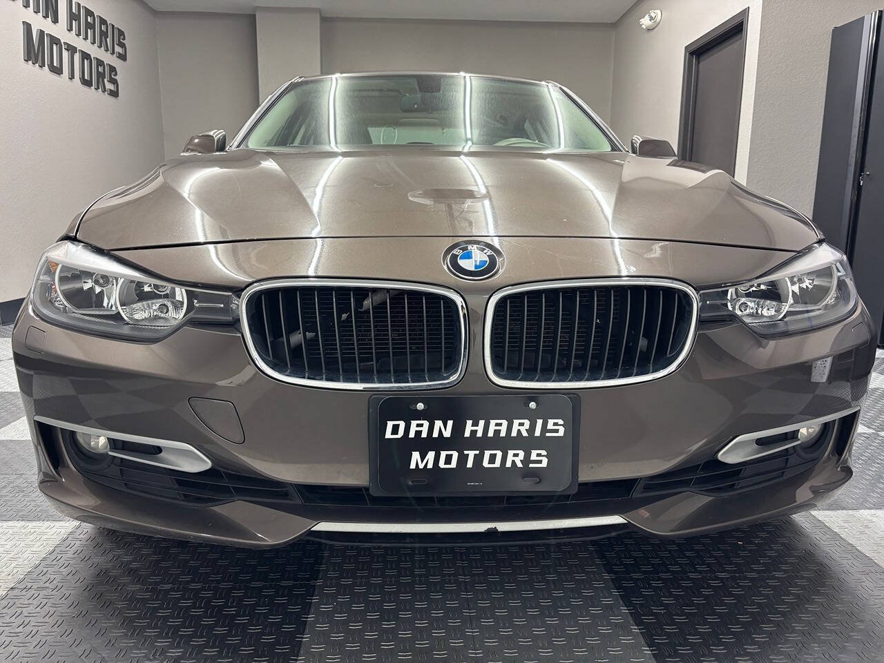 Used 2013 BMW 328i xDrive Sedan AWD/4WD image 3