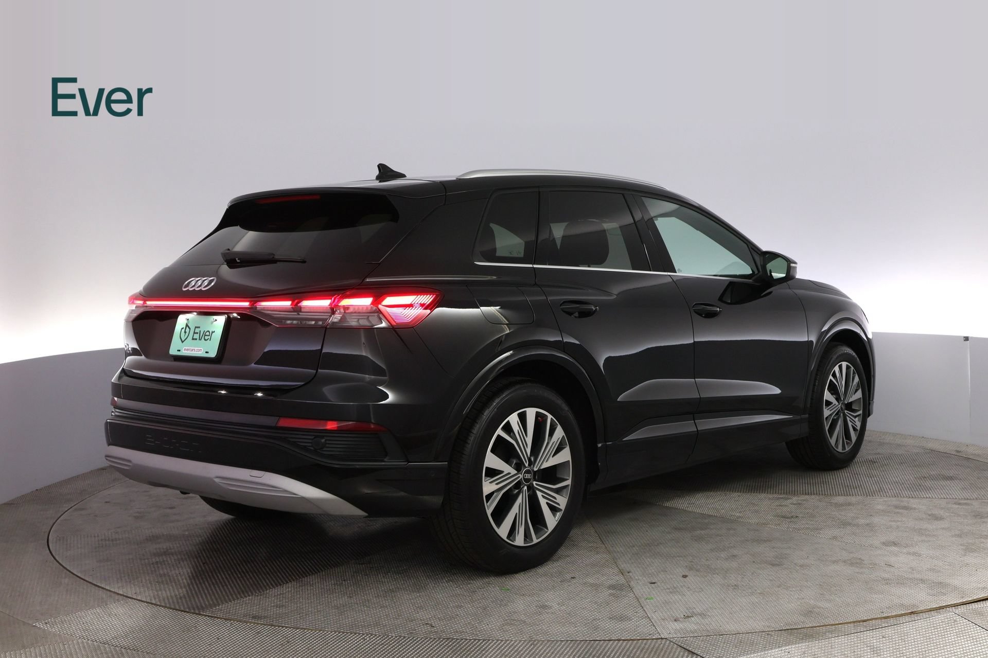 Used 2023 Audi Q4 e-tron Premium Plus w/ Premium Plus RWD image 3