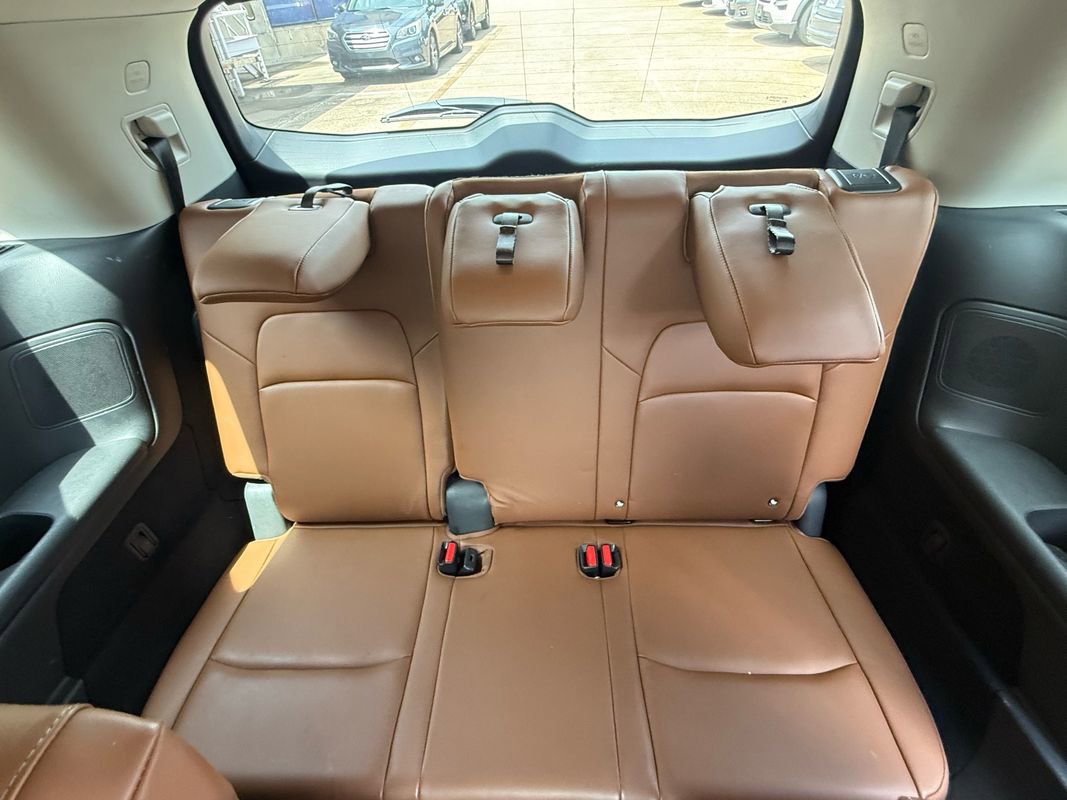 Used 2023 Nissan Pathfinder Platinum FWD image 19