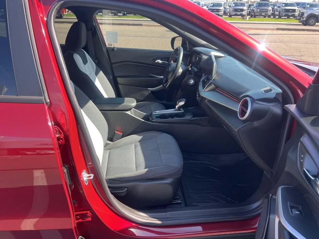 Used 2024 Chevrolet Trax RS w/ Driver Confidence Package FWD image 35