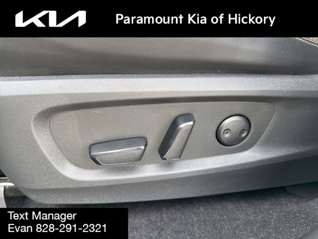 Used 2022 Nissan Pathfinder SL w/ SL Black Package image 32