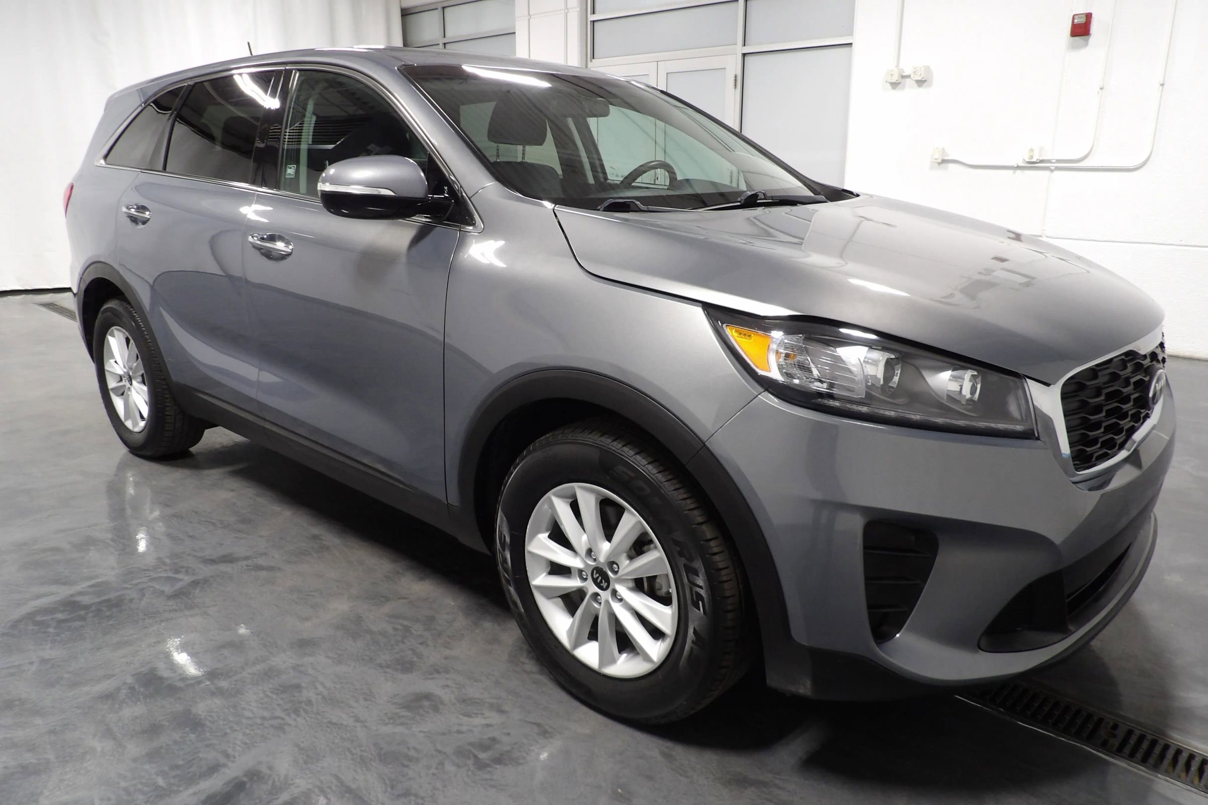Used 2020 Kia Sorento AWD V6 image 2