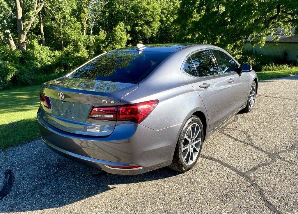 Used 2017 Acura TLX V6 SH-AWD w/ Technology Pkg image 3