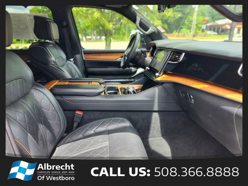 Used 2024 Jeep Grand Wagoneer L Series III AWD/4WD image 11