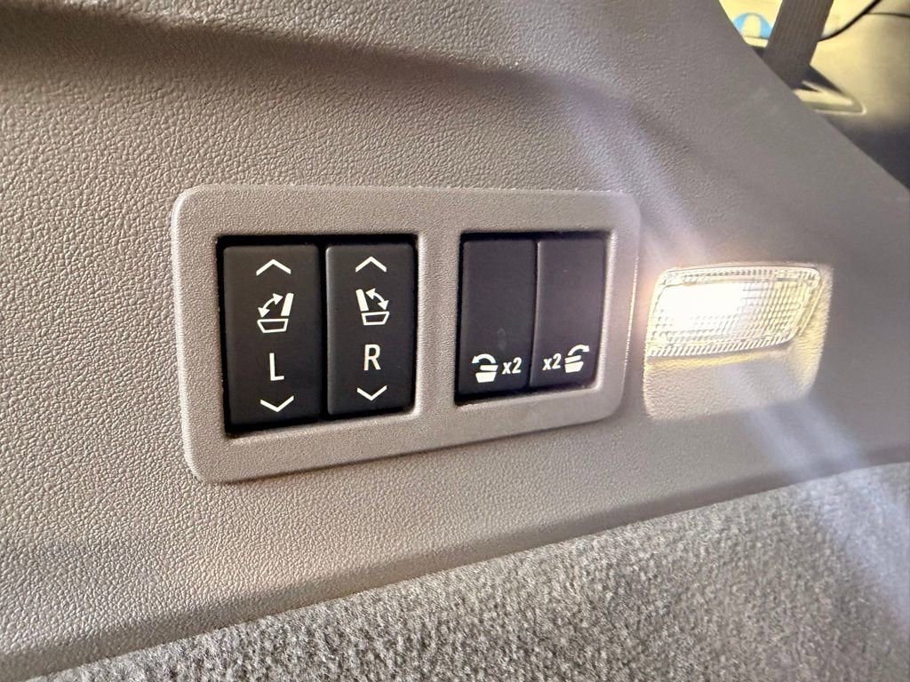 Used 2026 Cadillac Escalade IQL Sport 1 AWD/4WD image 10