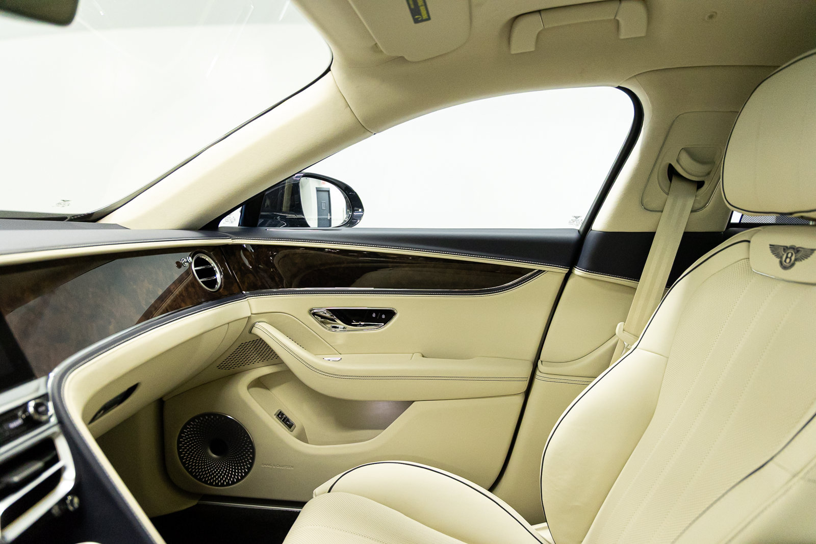 New 2026 Bentley Flying Spur Plug-In Hybrid AWD/4WD image 46
