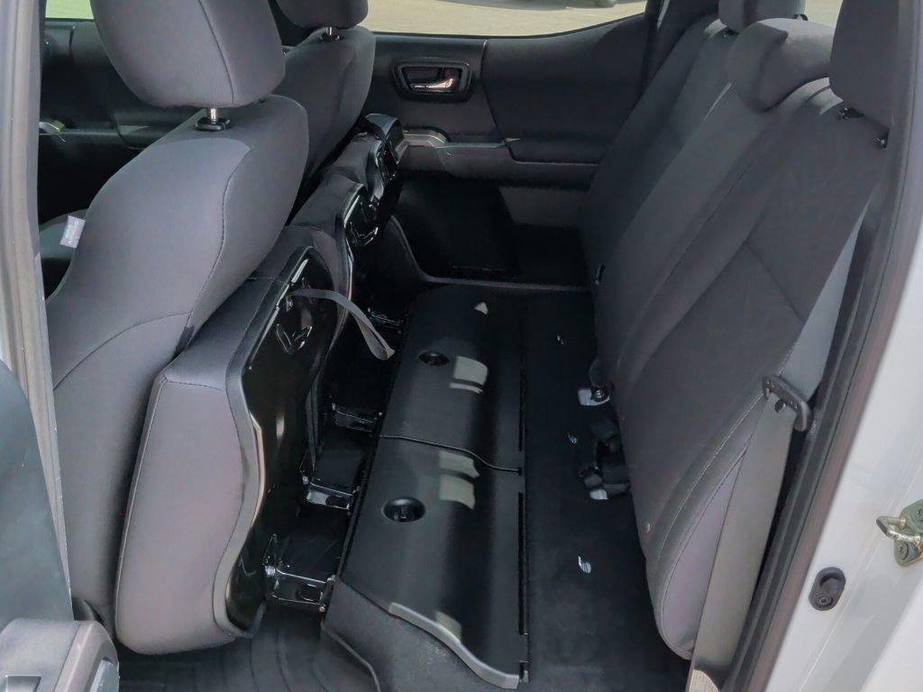 Used 2017 Toyota Tacoma TRD Sport w/ Premium & Technology Package image 35