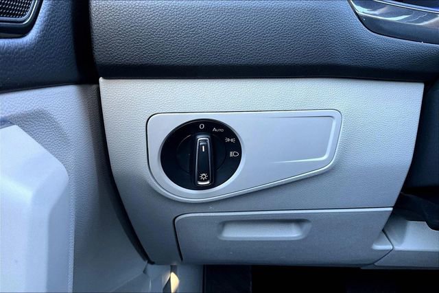 Used 2022 Volkswagen Tiguan SE image 26