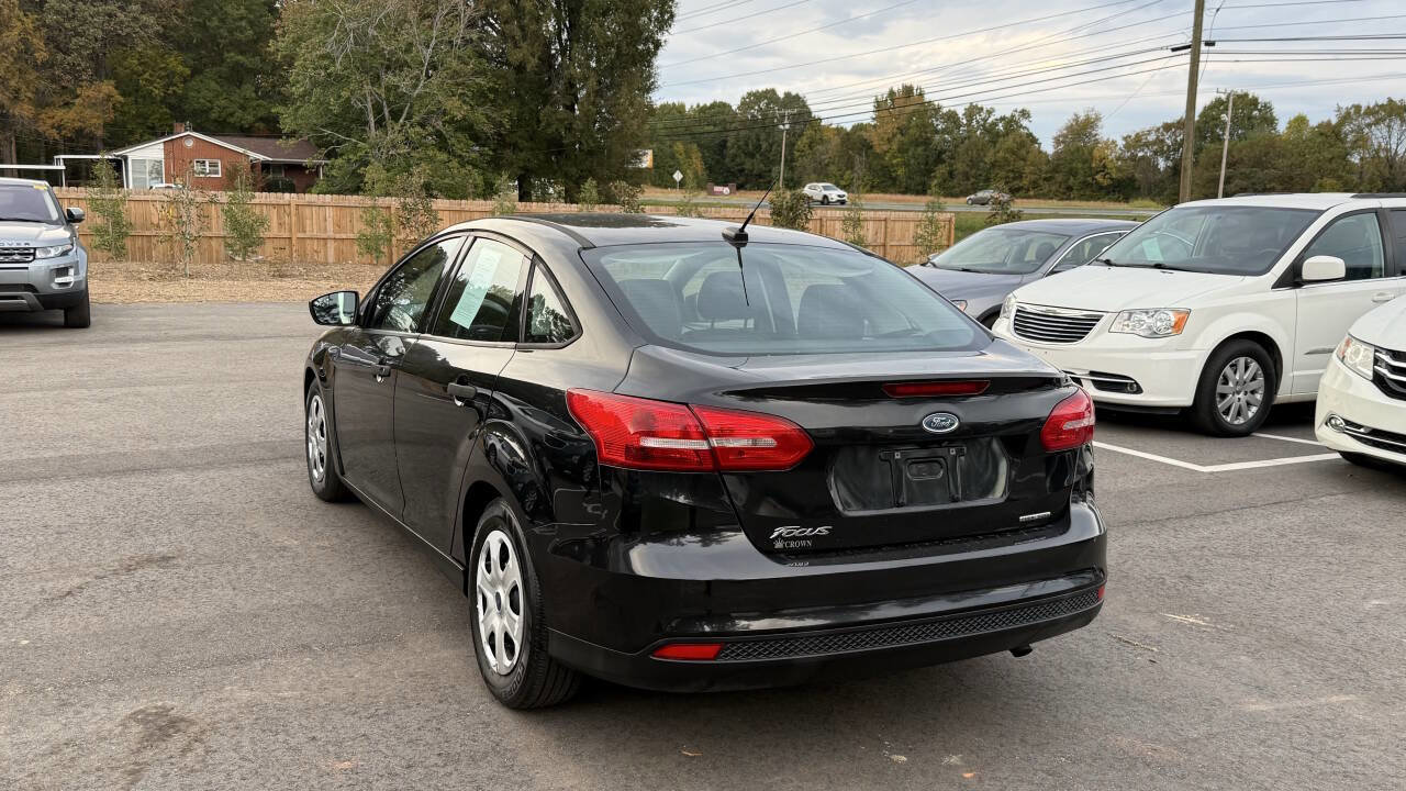 Used 2015 Ford Focus S image 5