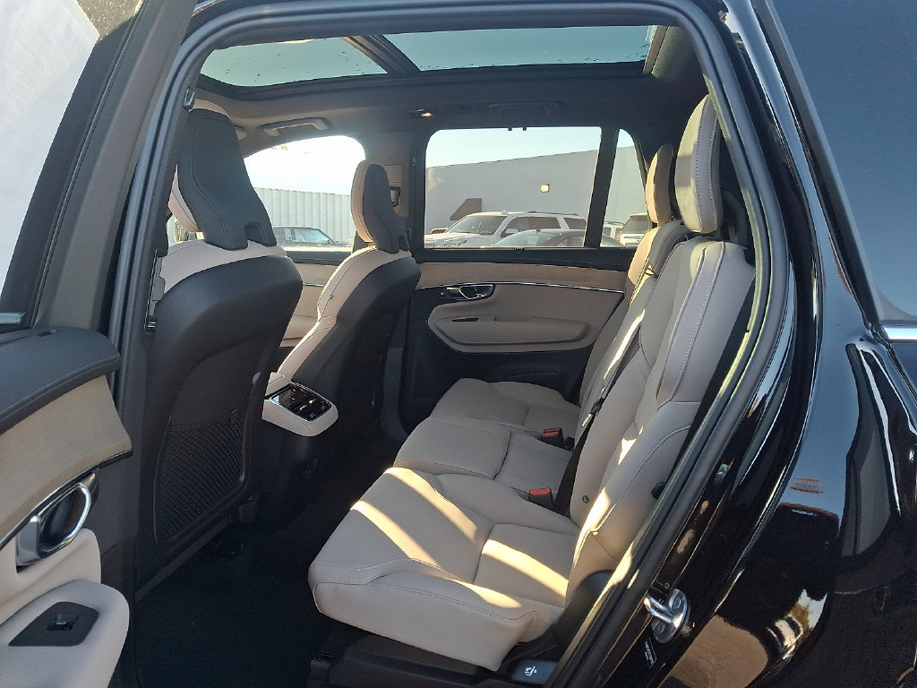 New 2027 Volvo XC90 B6 Plus AWD/4WD image 8