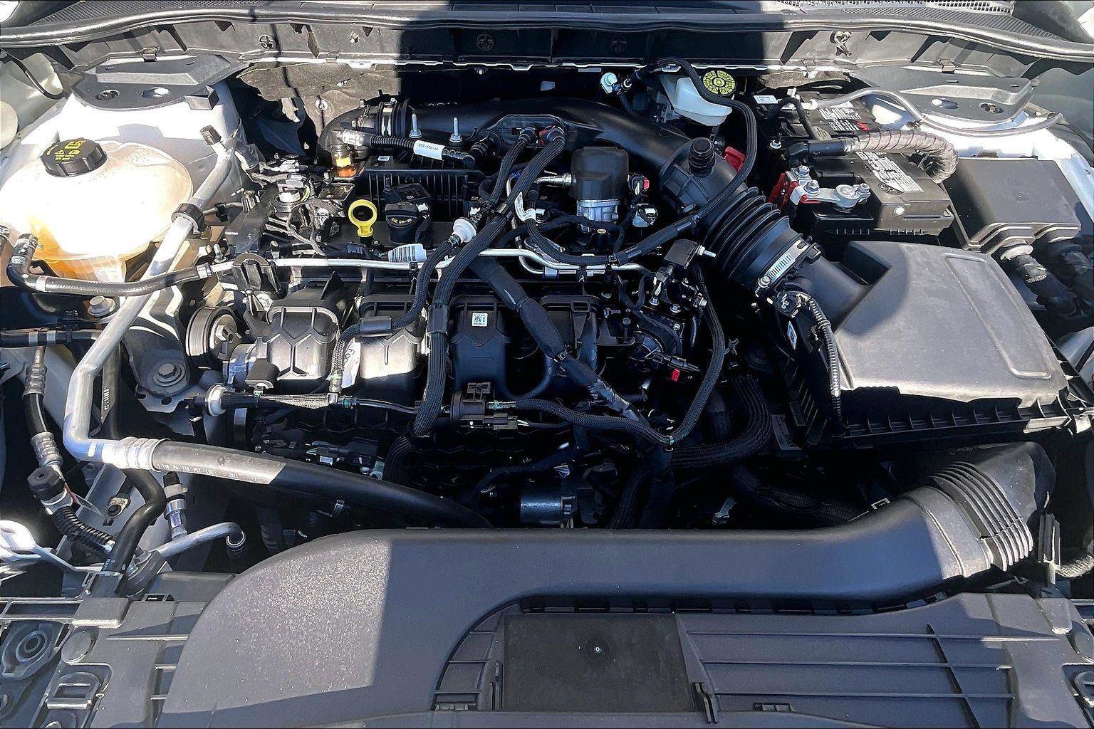 Used 2022 Ford Escape Titanium w/ Class II Trailer Tow Package image 9