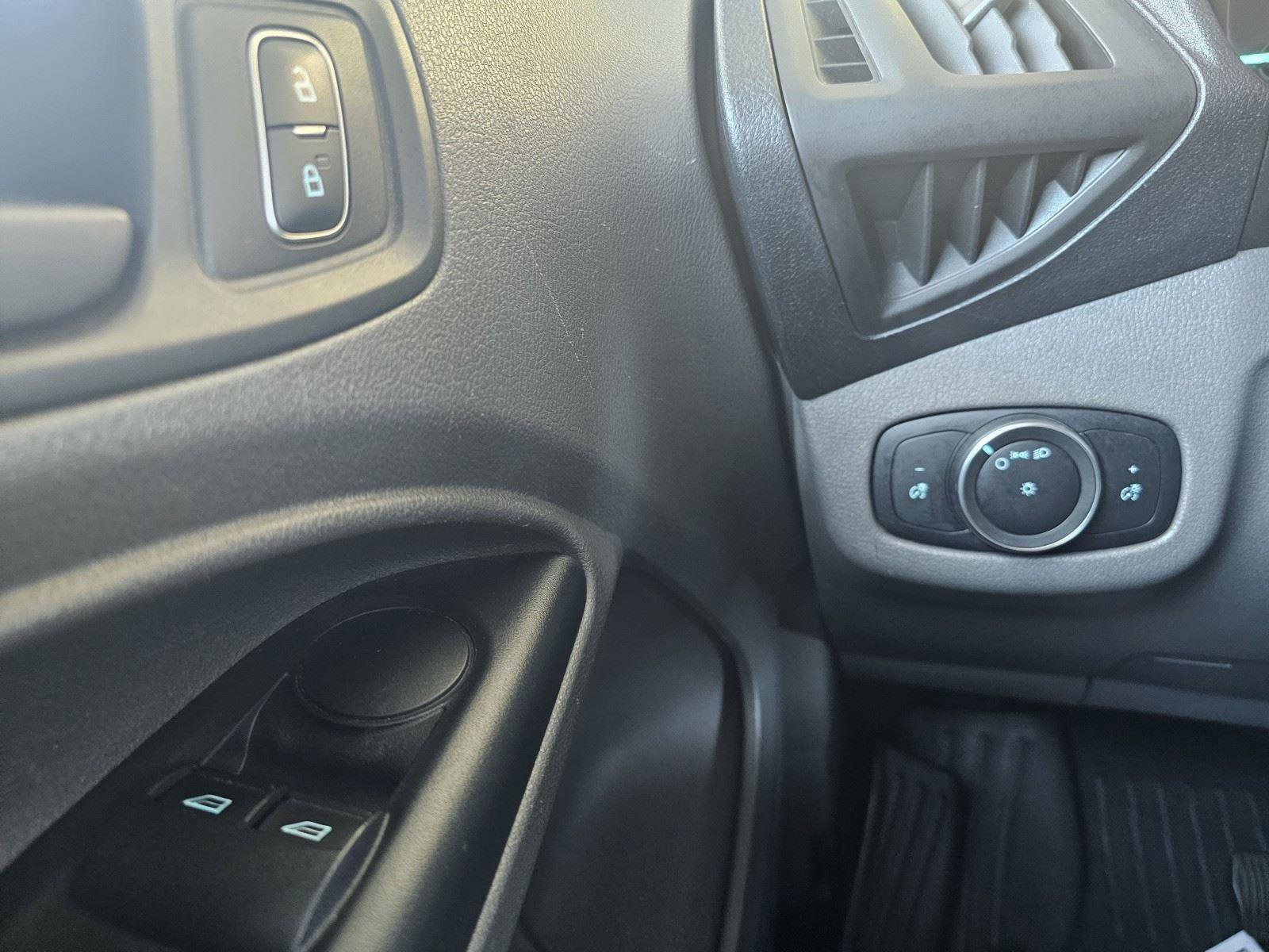 Used 2019 Ford Transit Connect XL image 26