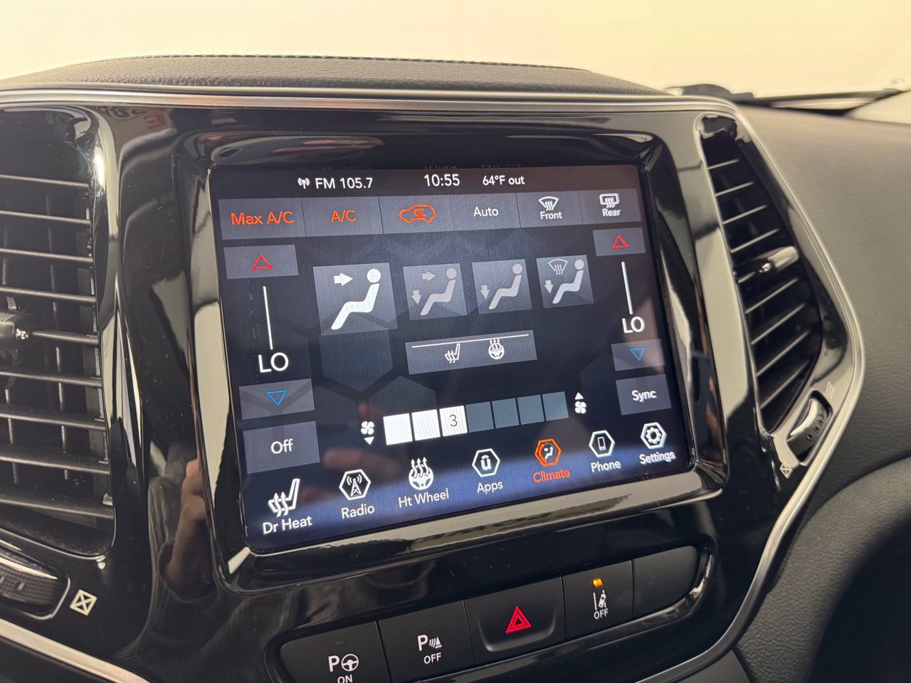 Used 2022 Jeep Cherokee Limited w/ Mopar Interior Package AWD/4WD image 22