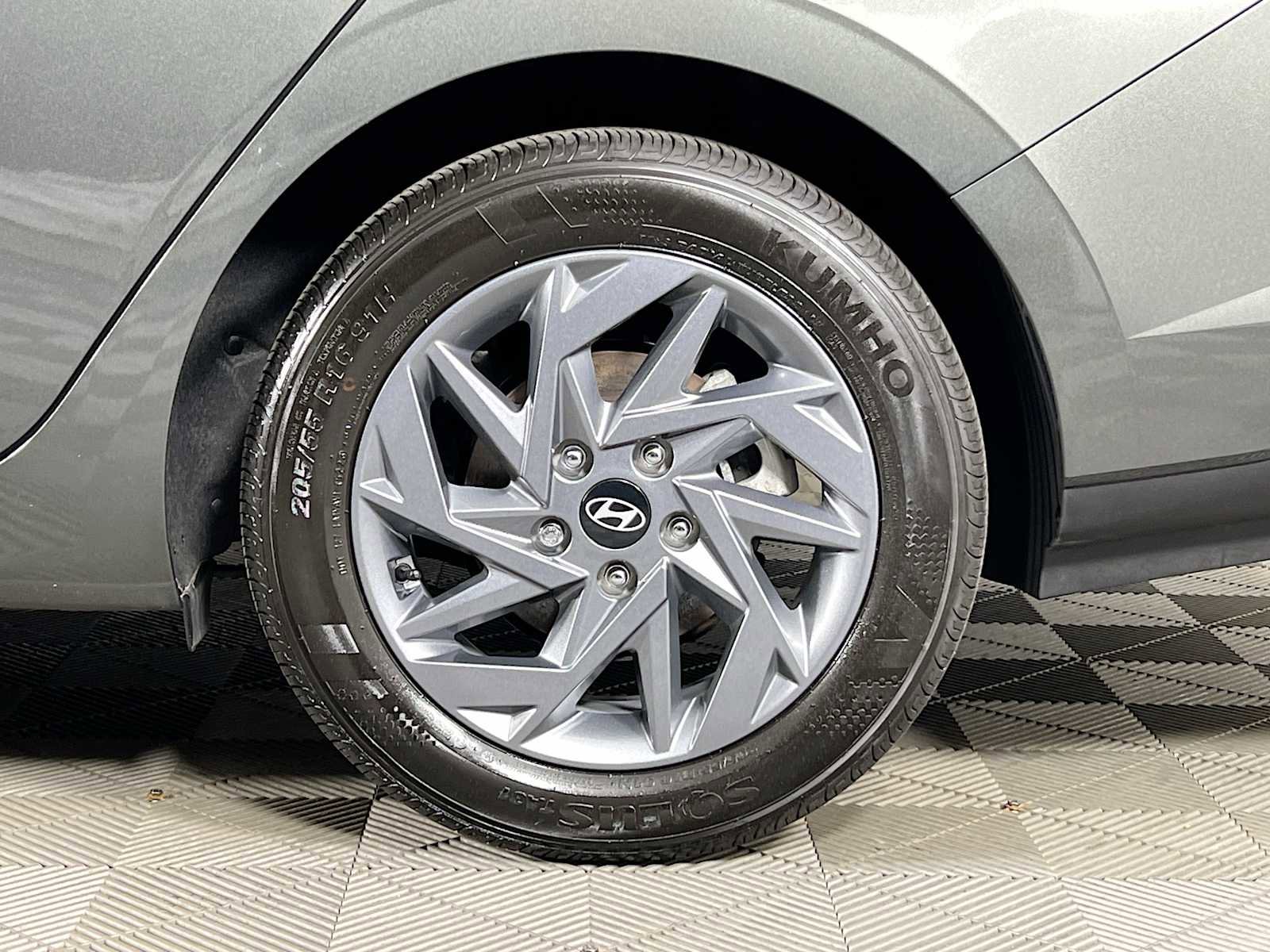 Certified 2024 Hyundai Elantra SEL image 30