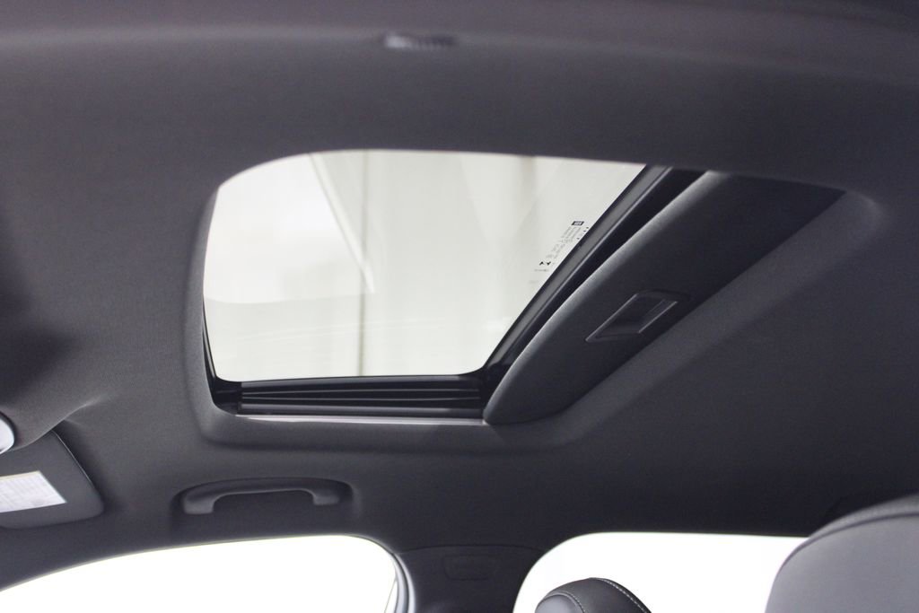 New 2026 Chevrolet Trax RS w/ Sunroof Package image 45