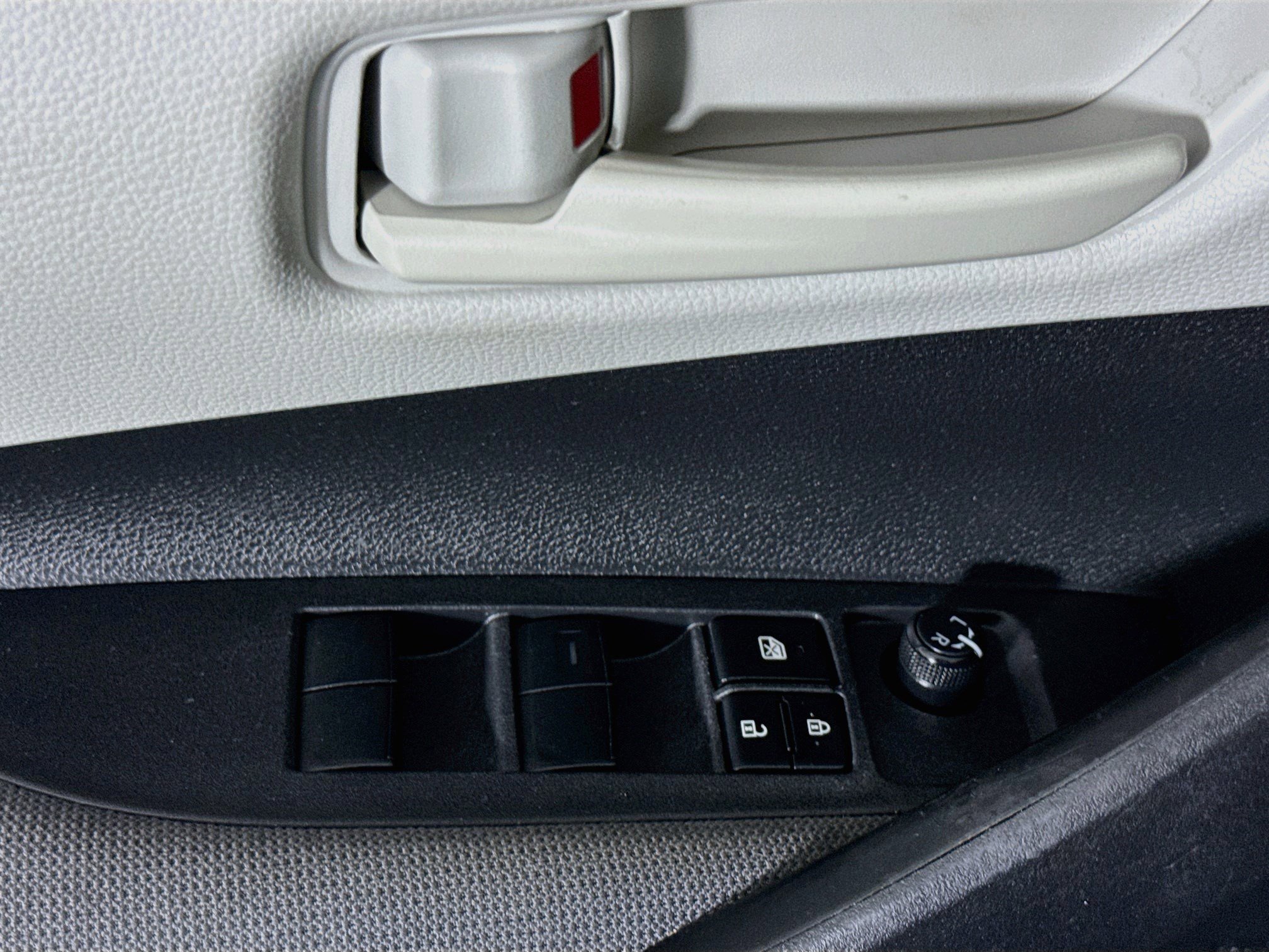 Used 2024 Toyota Corolla LE FWD image 23