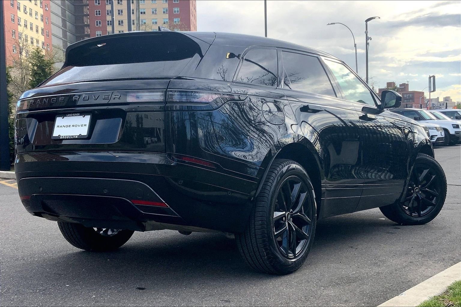 Used 2026 Land Rover Range Rover Velar Dynamic SE AWD/4WD image 12