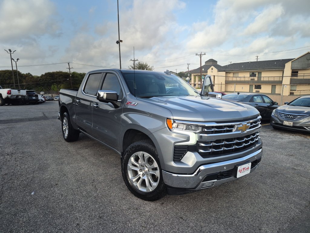 Used 2024 Chevrolet Silverado 1500 LTZ w/ LTZ Premium Package AWD/4WD image 4