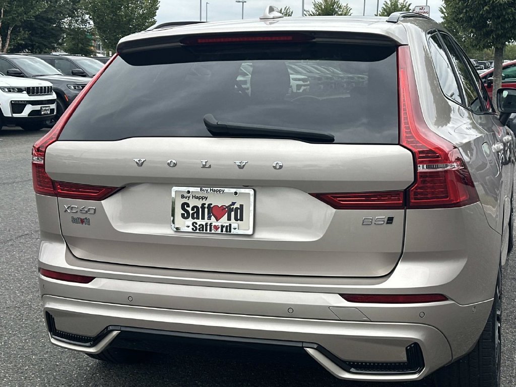 Used 2023 Volvo XC60 B5 Plus w/ Climate Package AWD/4WD image 12