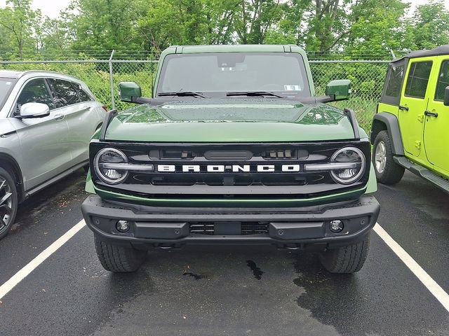 Used 2024 Ford Bronco Outer Banks AWD/4WD image 2