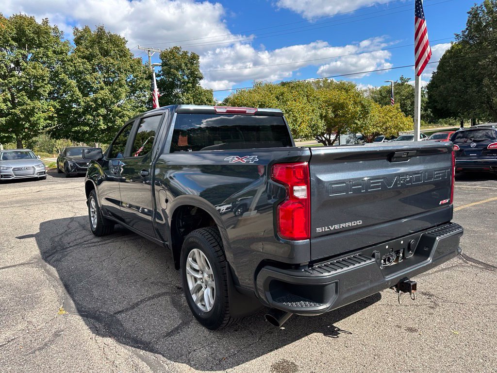 Used 2022 Chevrolet Silverado 1500 RST AWD/4WD image 3