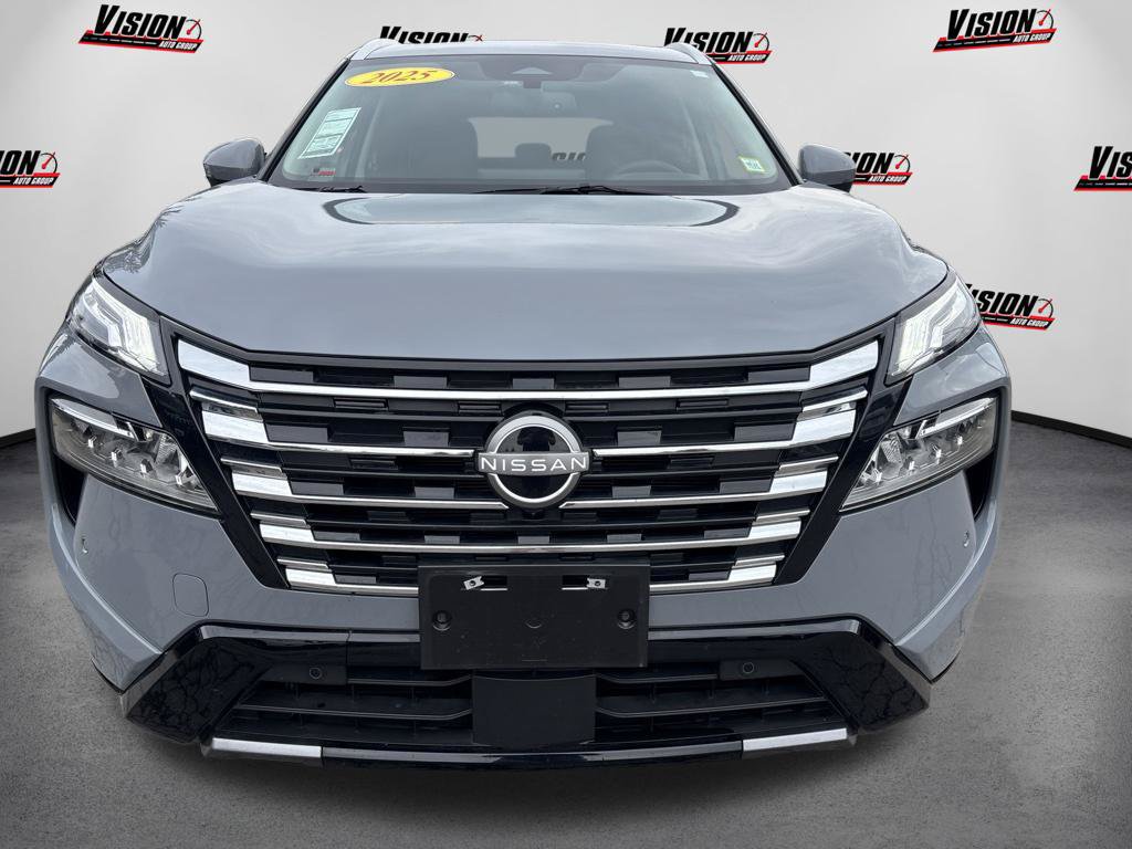 Used 2025 Nissan Rogue Platinum AWD/4WD image 2