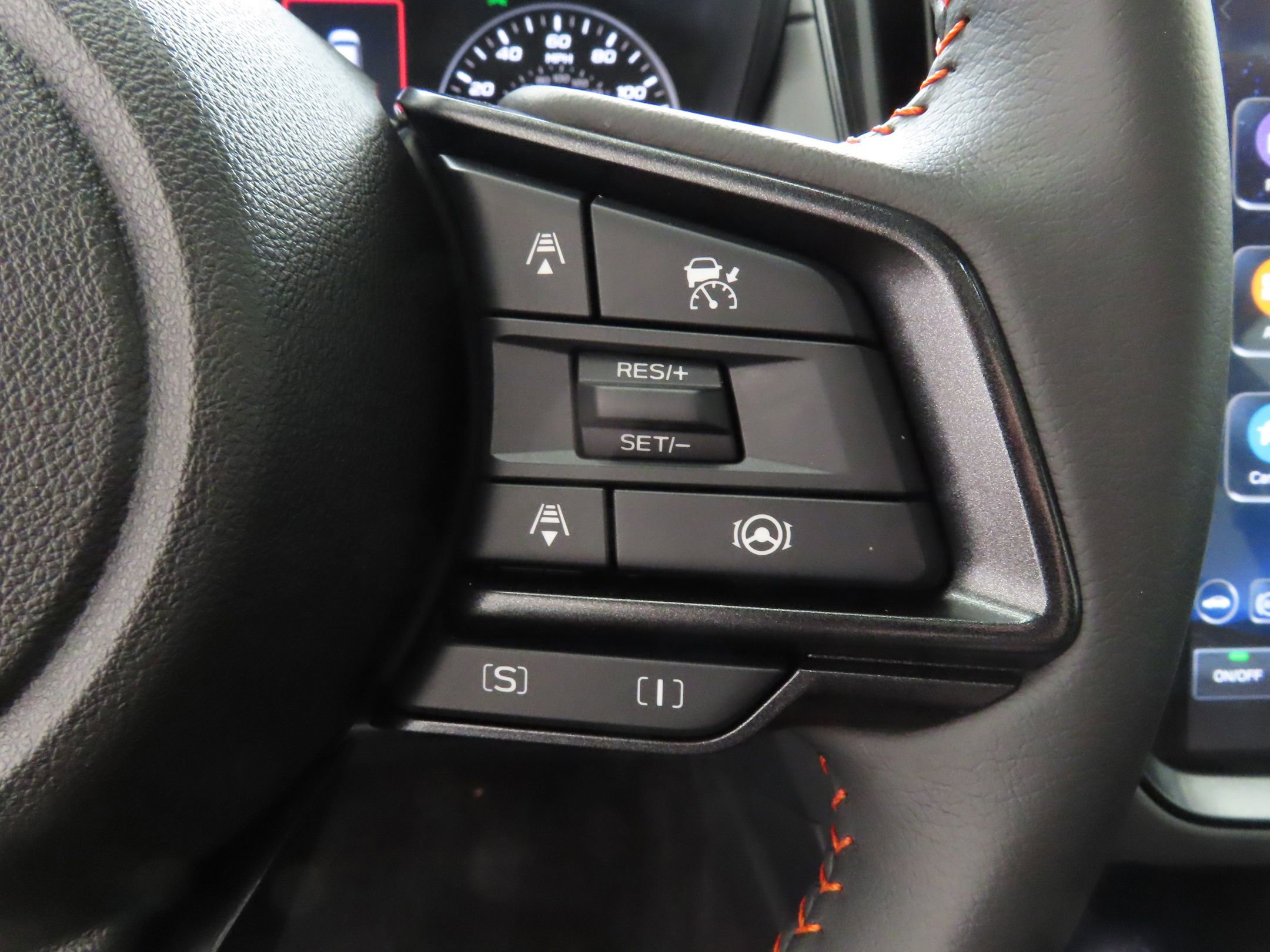 Certified 2025 Subaru Crosstrek 2.5i Limited w/ Crosstrek Mirror Package image 16