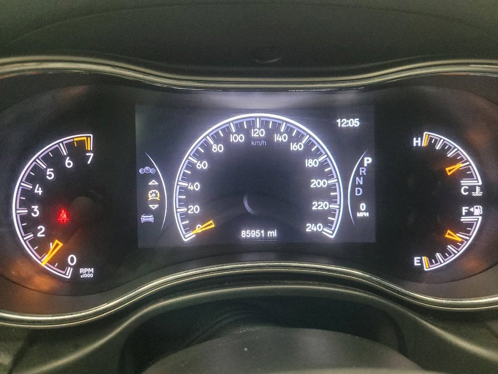 Used 2021 Jeep Grand Cherokee Laredo image 23