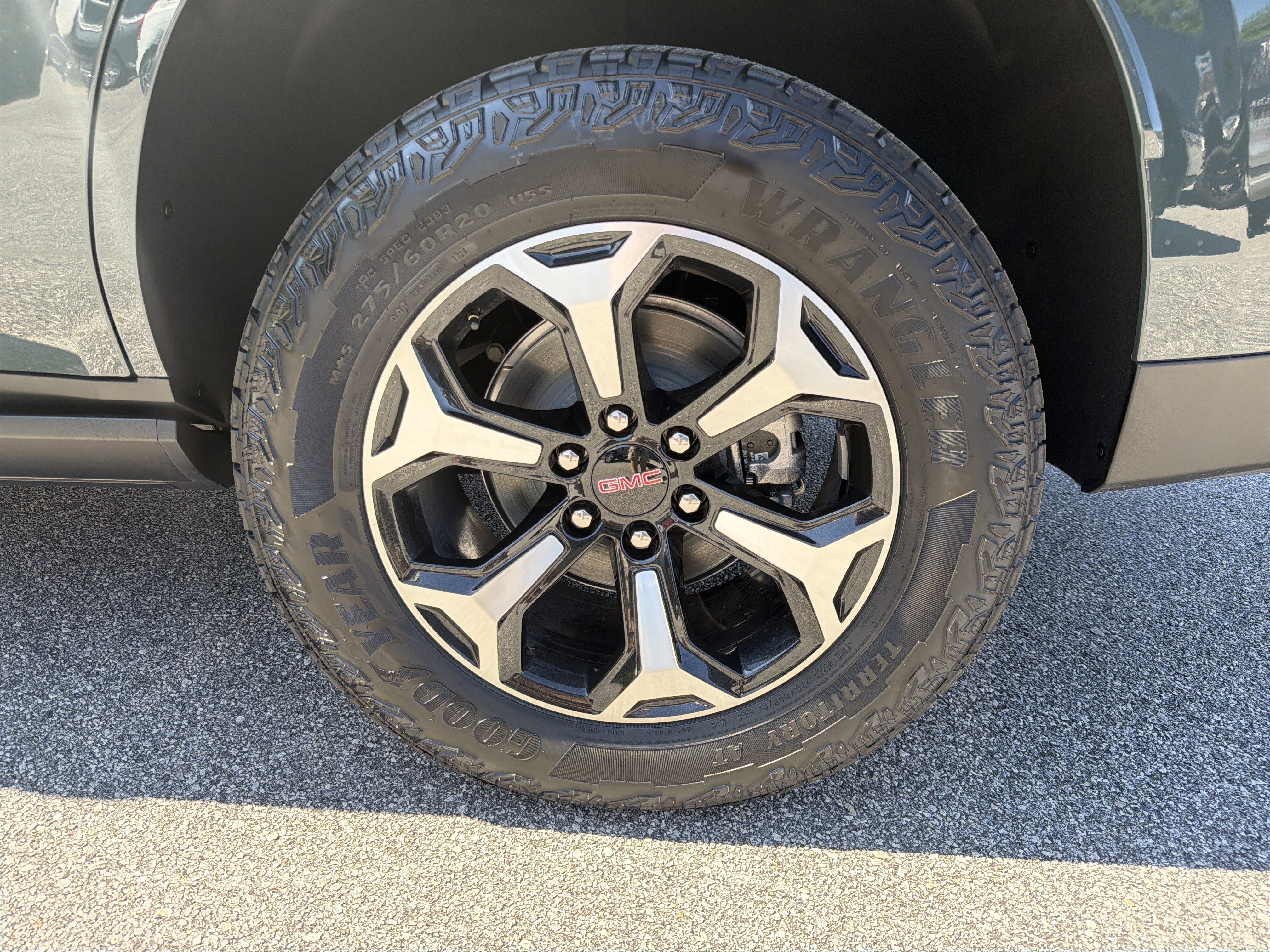 New 2026 GMC Yukon AT4 w/ AT4 Premium Package AWD/4WD image 31
