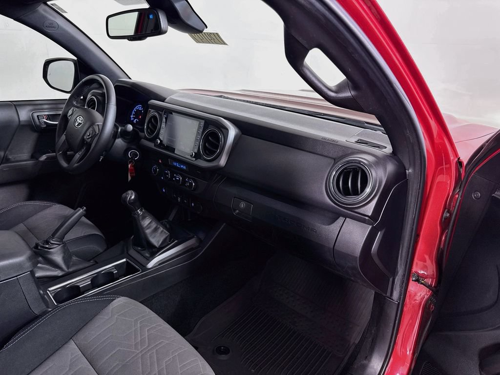 Used 2022 Toyota Tacoma TRD Sport w/ Technology Package AWD/4WD image 25