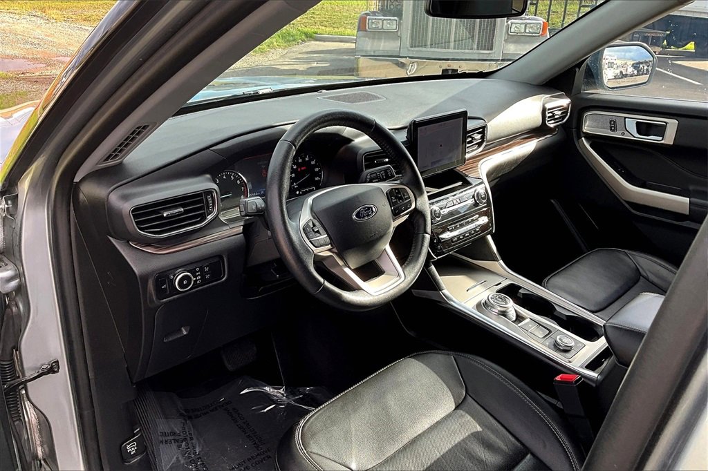 Used 2024 Ford Explorer Limited image 14