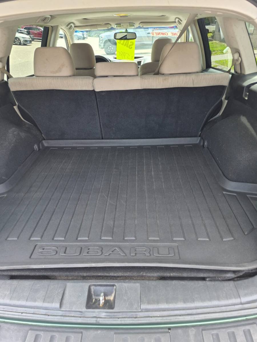 Used 2014 Subaru Outback 2.5i Premium w/ Moonroof Package AWD/4WD image 11