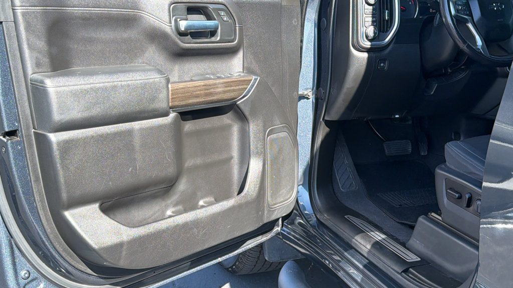 Used 2020 Chevrolet Silverado 1500 RST AWD/4WD image 23