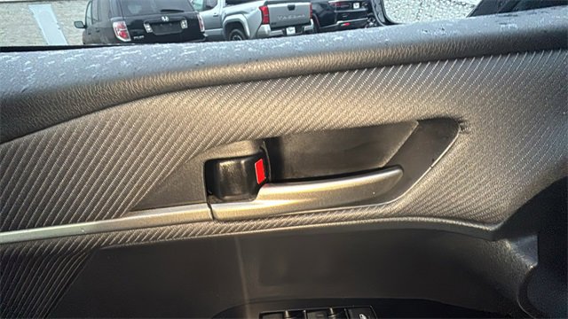 Used 2025 Toyota Camry SE image 12