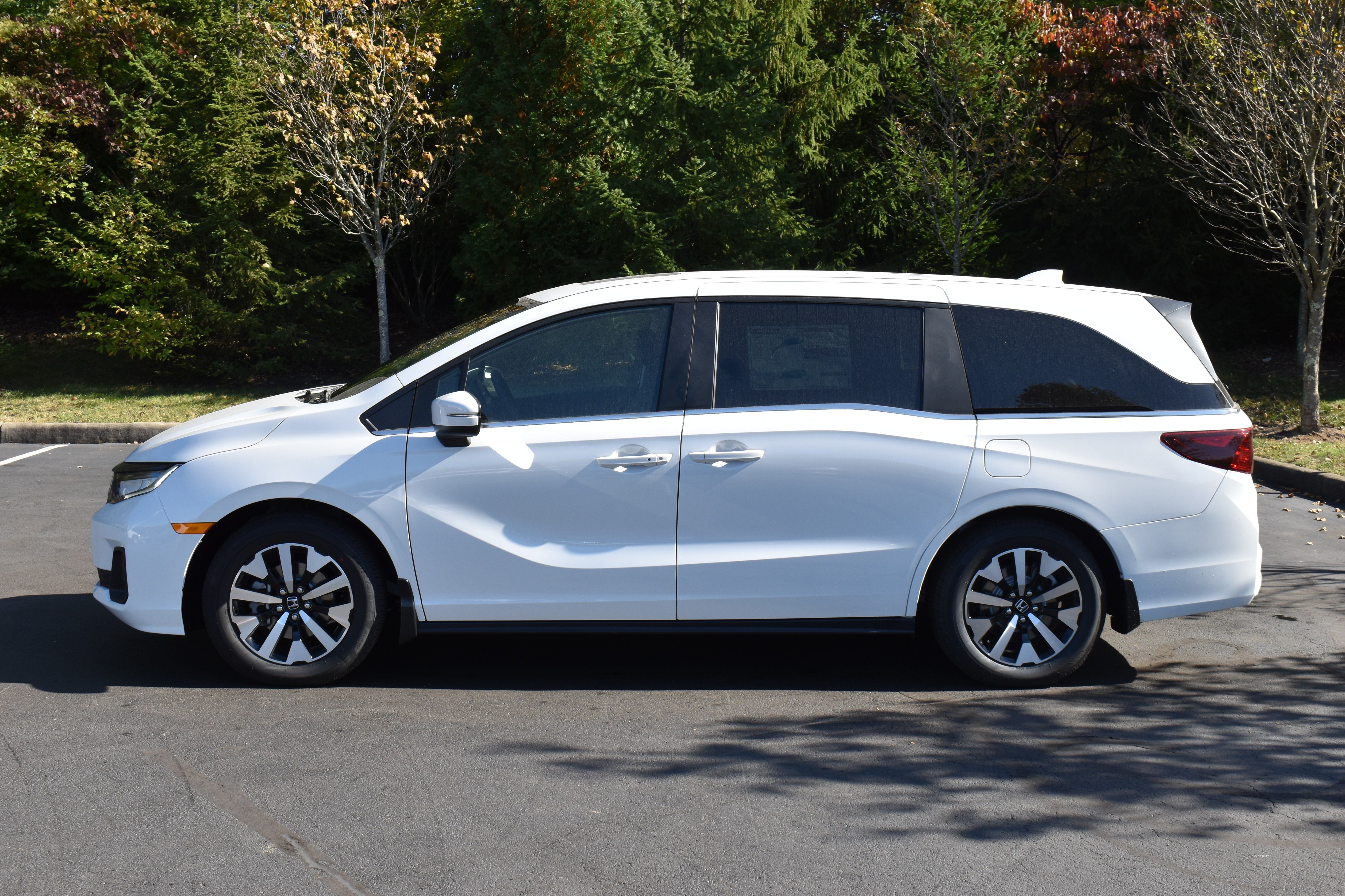 New 2026 Honda Odyssey EX-L image 4