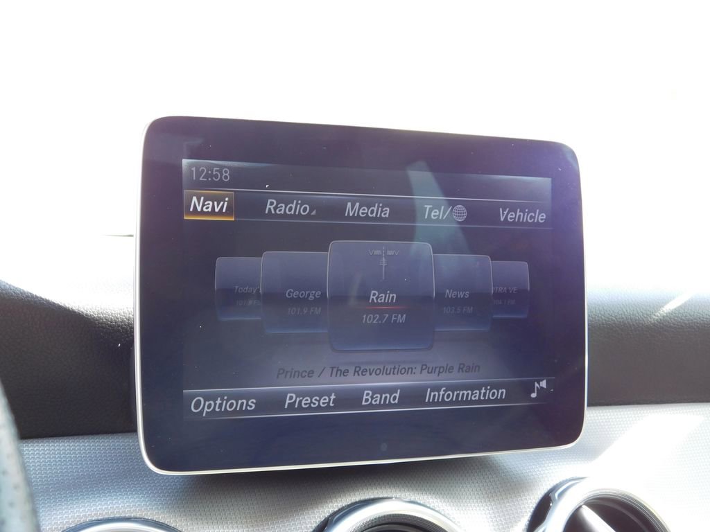 Used 2018 Mercedes-Benz GLA 250 4MATIC image 21