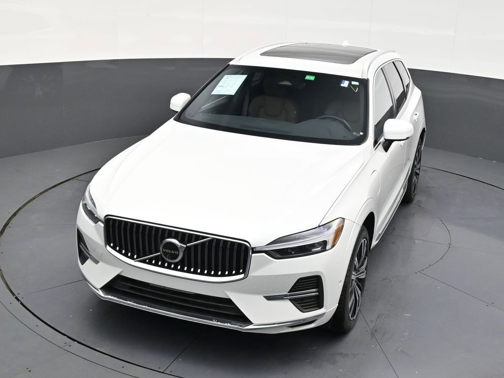 Used 2023 Volvo XC60 T8 Plus image 19