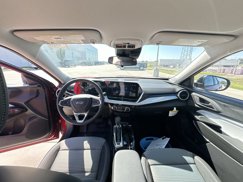 New 2026 Chevrolet Trax LT w/ Driver Confidence Package FWD image 19