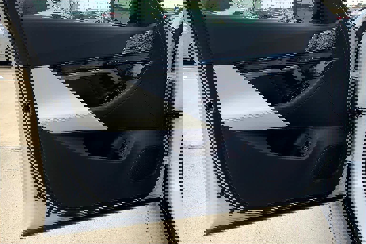 New 2025 BMW i5 M60 w/ Premium Package image 10