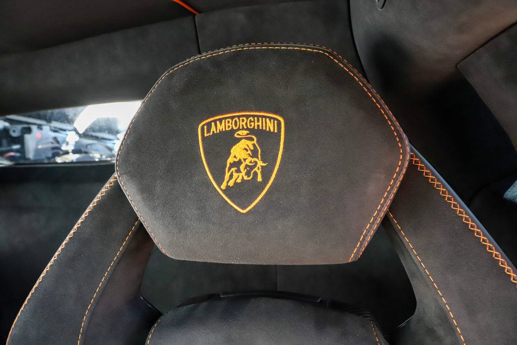 Used 2019 Lamborghini Aventador SVJ AWD/4WD image 28