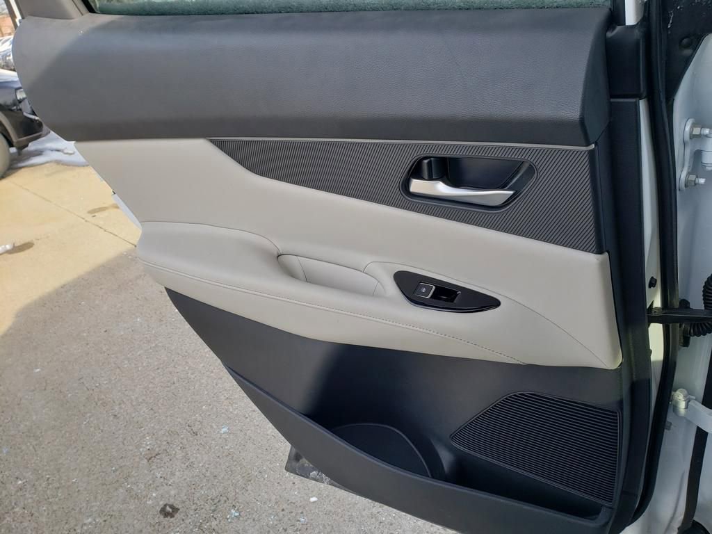 Certified 2025 Nissan Murano SV AWD/4WD image 16